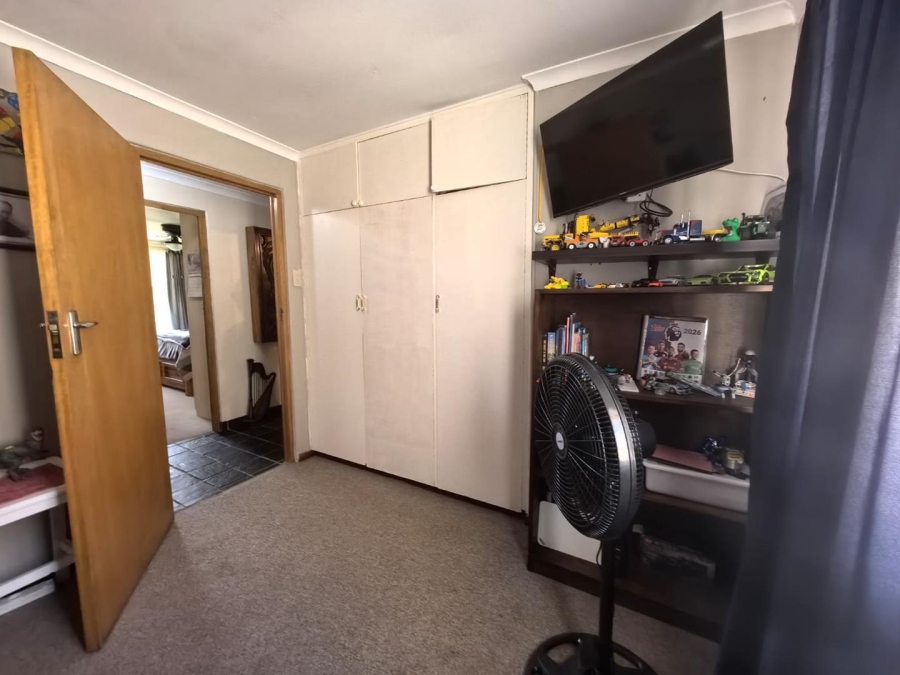 3 Bedroom Property for Sale in Fraaiuitsig Western Cape